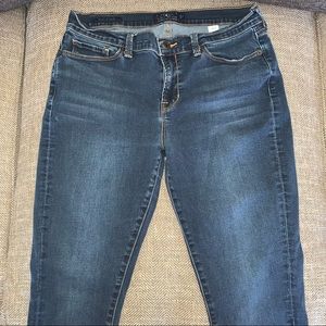 EUC Lucky Brand Brooklyn Skinny Jeans Size 30.